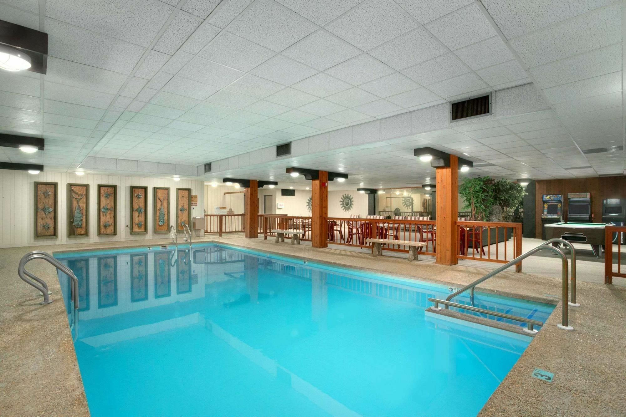 Clarion Pointe Rhinelander Downtown Hotel Eksteriør billede